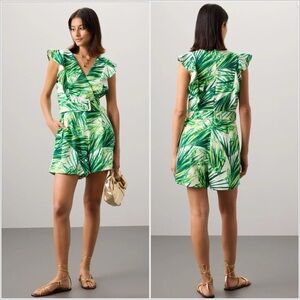 Great Jones Green Palm Leaf Romper, size small
In Excellent Condition